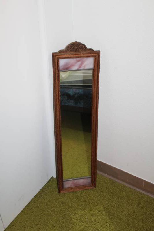 lot 385 image: Decorative Frame Wall Mirror