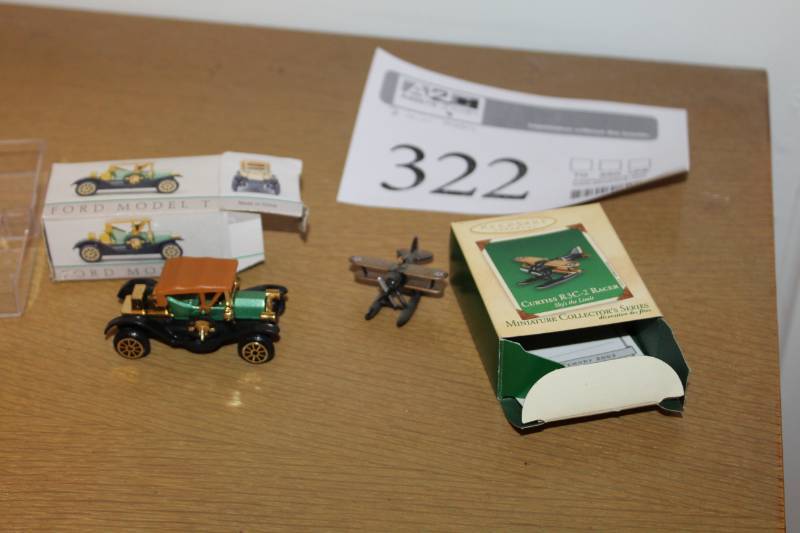 lot 322 image: Miniature Scale Cars - Ford Model T, Curtiss R3C-2 Racer