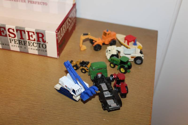 lot 353 image: Vintage Toys
