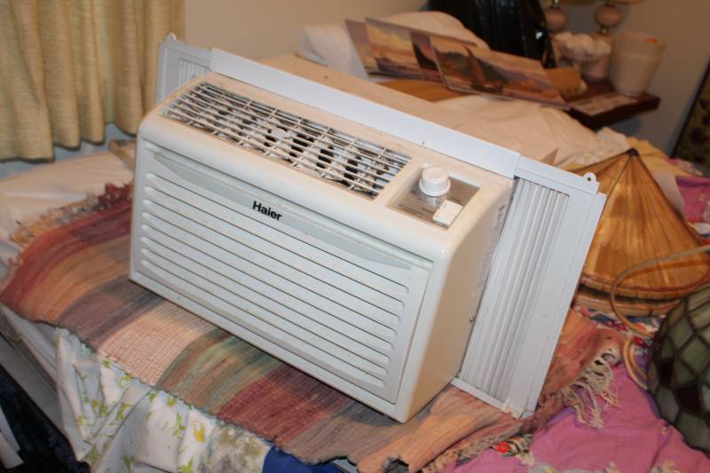 lot 132 image: Haier Room Air Conditioner