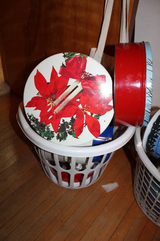 lot 259 image: Christmas Tins