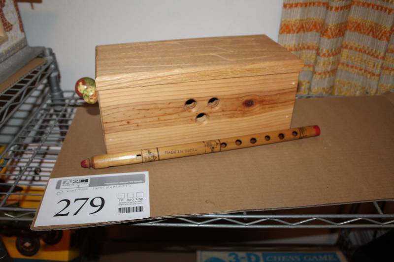 lot 279 image: Vintage Wood Musical Instruments