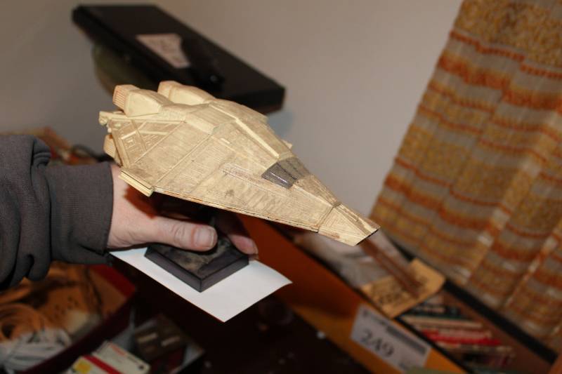lot 263 image: Aliens Scale Model Ship
