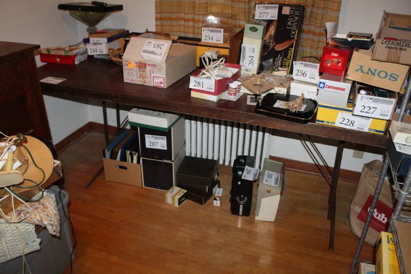 lot 203 image: Folding Table