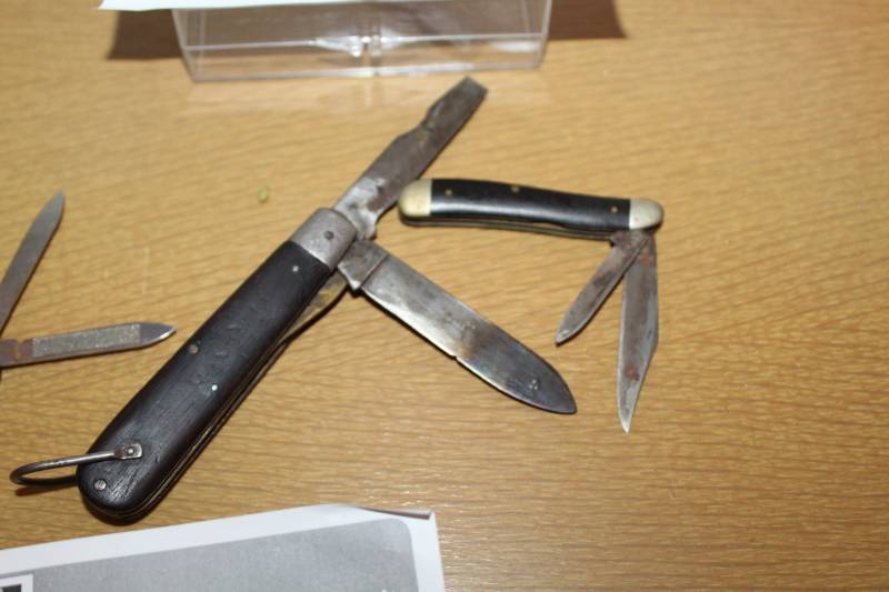 lot 304 image: Cumillius & Case Knives