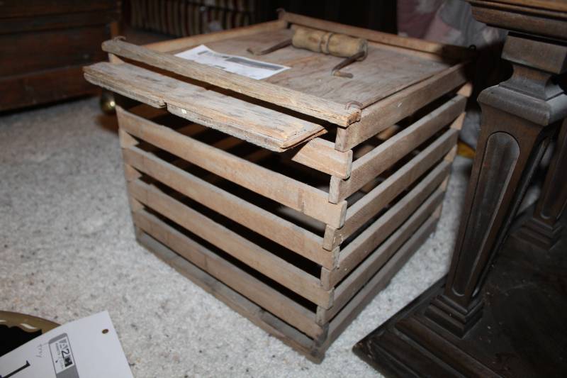 lot 167 image: Vintage Wood Chicken Crate