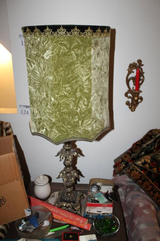 lot 123 image: Table Lamps