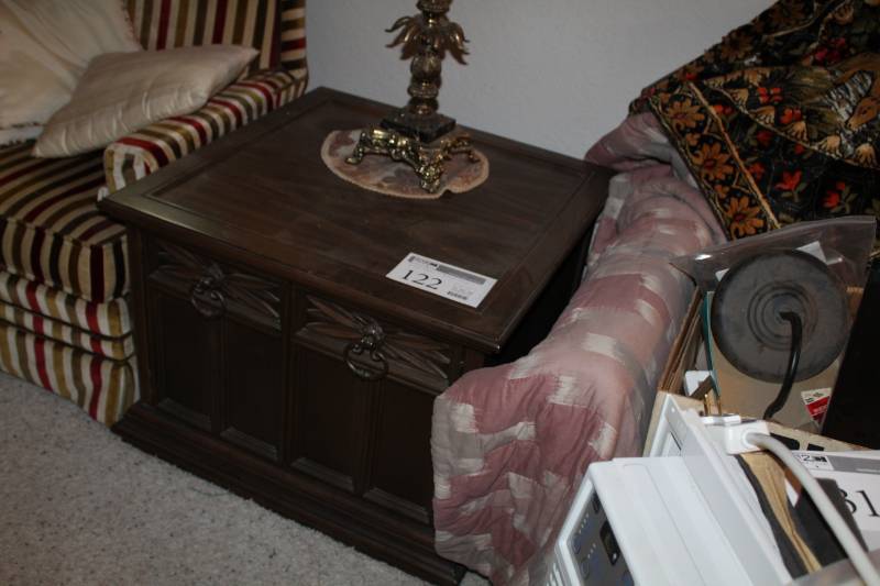 lot 122 image: End Tables