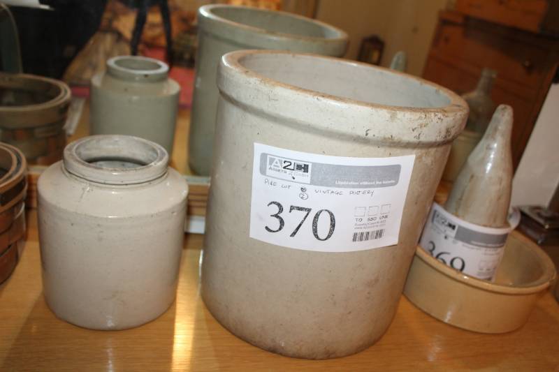 lot 370 image: Vintage Pottery
