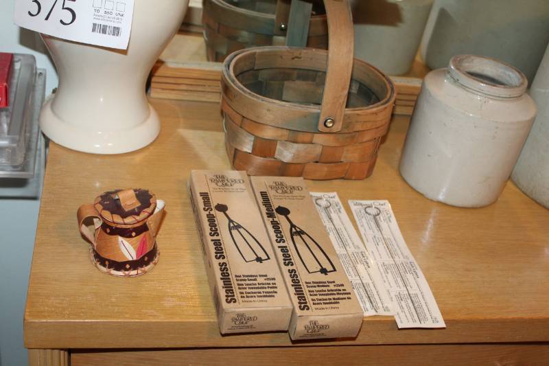 lot 380 image: Pampered Chef Baskets, Stainless Steel Scoops, Skewers
