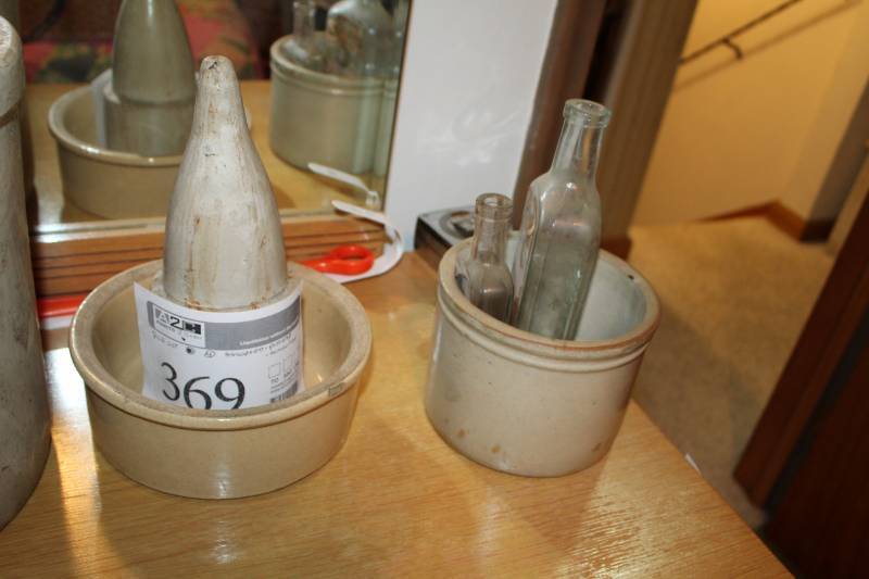 lot 369 image: Pottery, Glassware