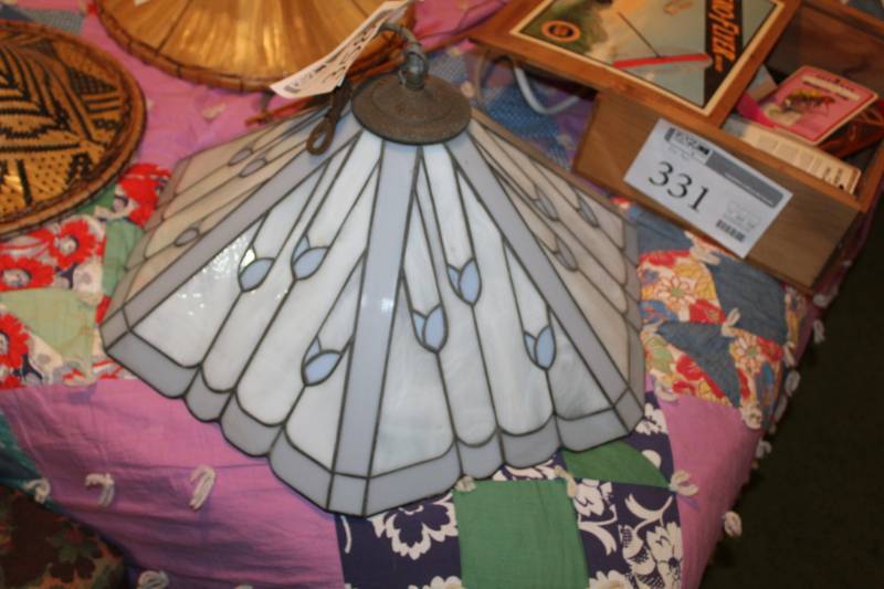 lot 358 image: Vintage Stained-Glass Hanging Lamp