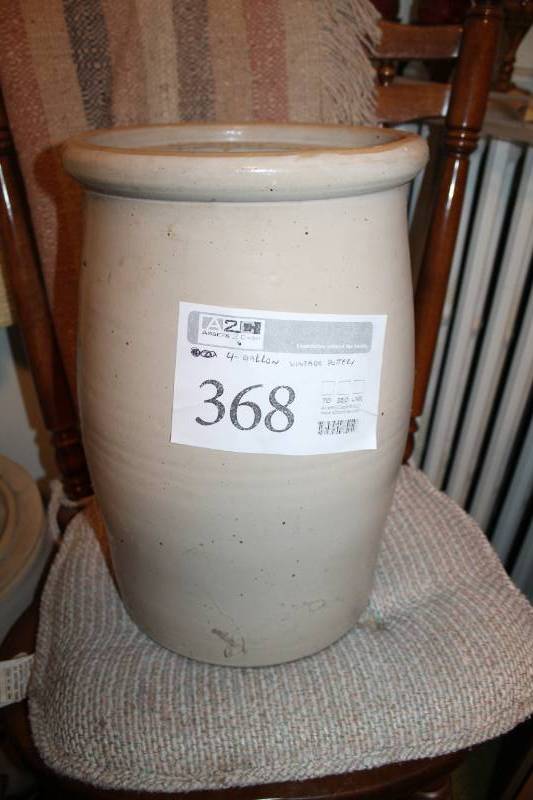 lot 368 image: Red Wing Union Stoneware Co. Vintage 4-Gallon Pottery