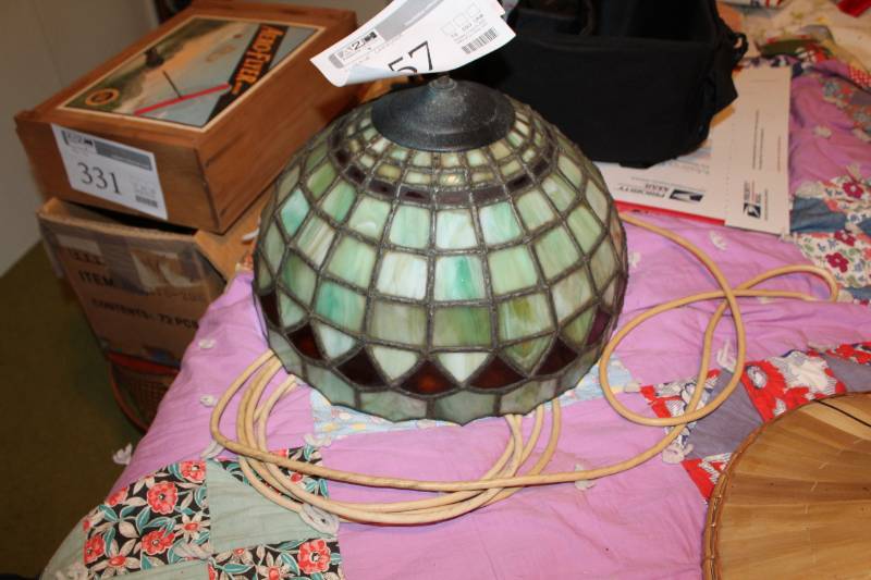 lot 357 image: Vintage Stained-Glass Hanging Lamp