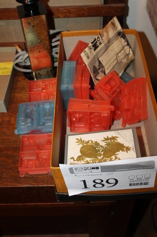 lot 189 image: Kenners Electric Mold Masters Road Builder Set