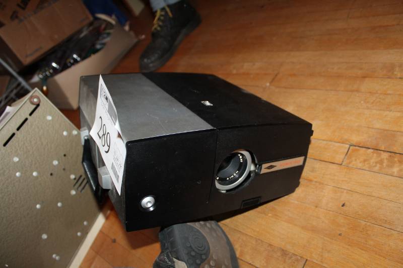 lot 289 image: Vintage 60s Sawyers Automatic Focus 35mm Slide Projector