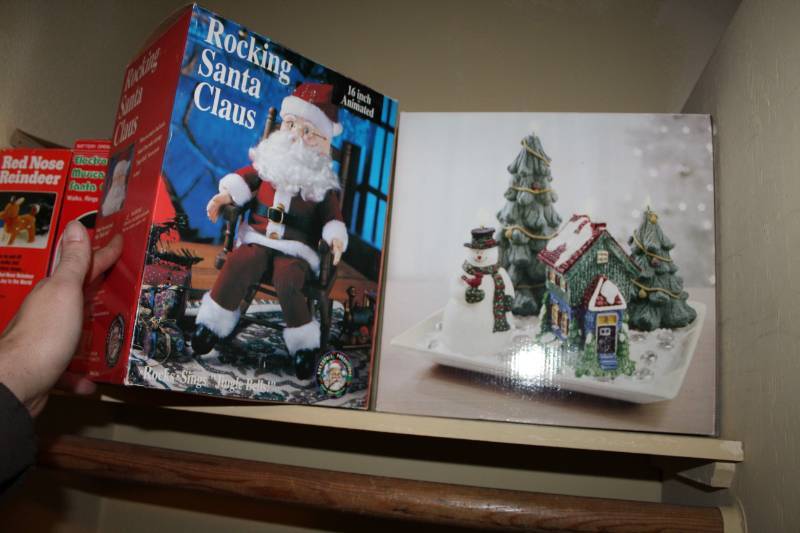 lot 283 image: Christmas Home Dcor - Rocking Santa, House In Woods
