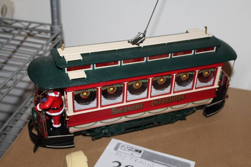 lot 395 image: Seasons Greetings G Scale Streetcar Toy Train