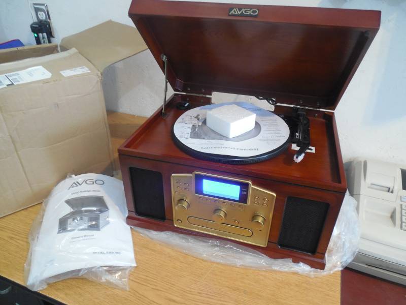 lot 43 image: AVGO Nostalgic 6-in-1 Sound System