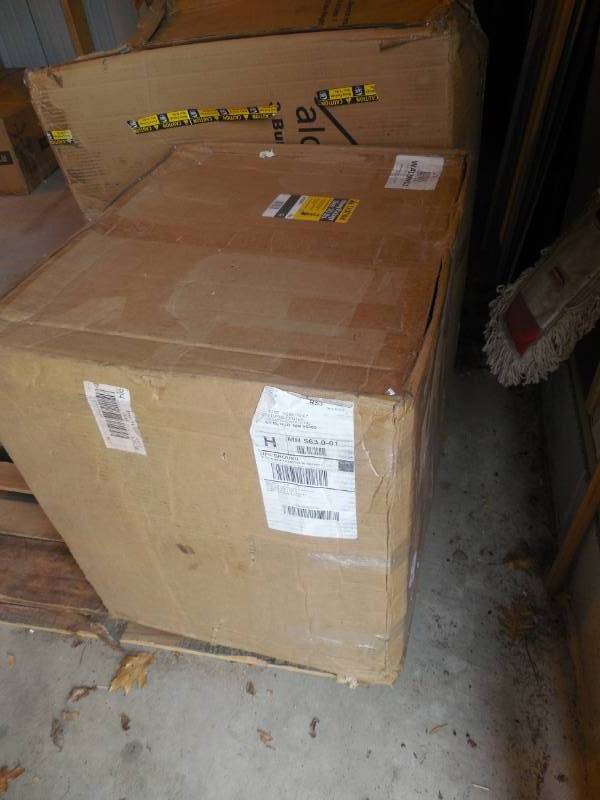 lot 34 image: SPT 12,000BTU Energy Star Window AC with follow me remote