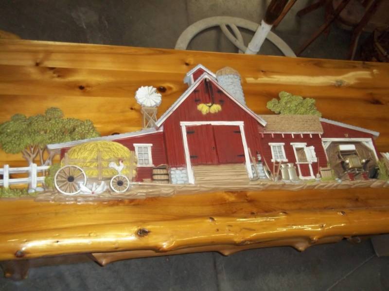 lot 9 image: Red Barn Dcor