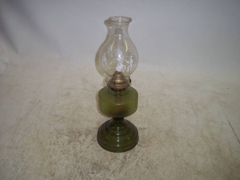 lot 13 image: Vintage Kerosene Lamp