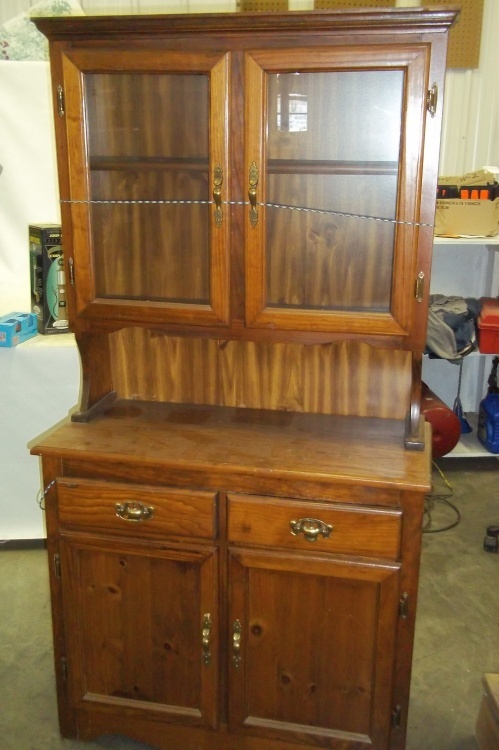 lot 23 image: China Hutch