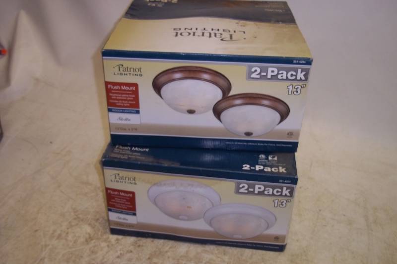 lot 29 image: Flush mount lights