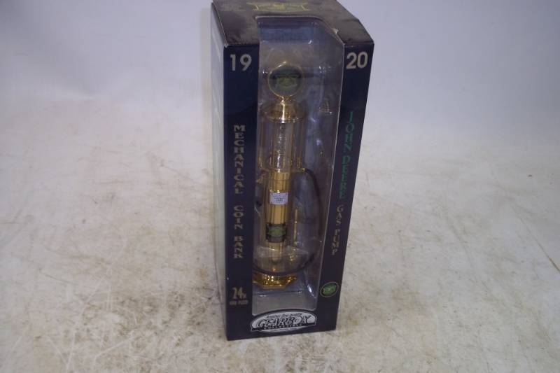 lot 30 image: John Deere Coin Bank