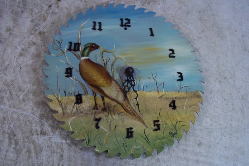 lot 34 image: Saw Blade Clock