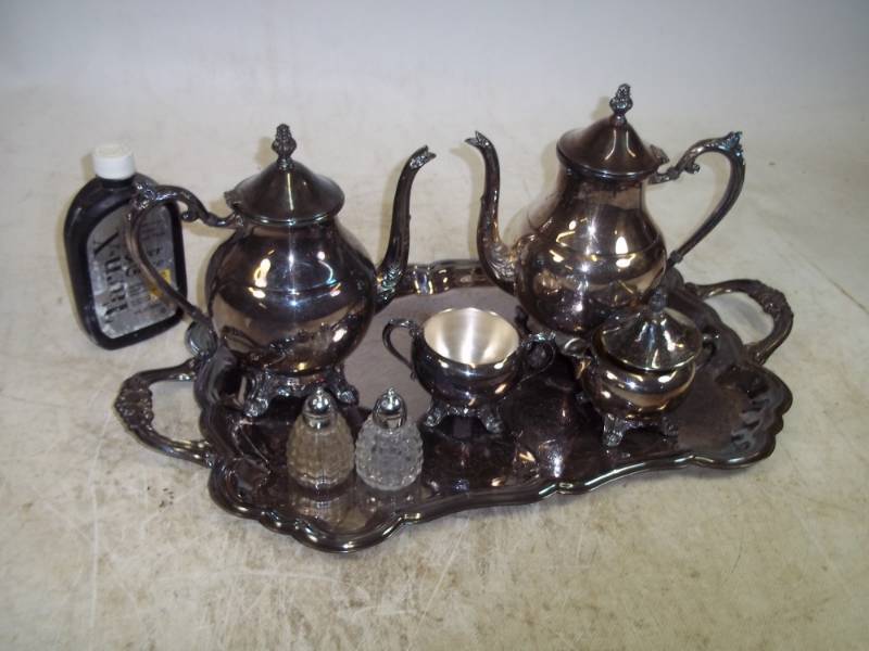 lot 35 image: Silver Serving Set