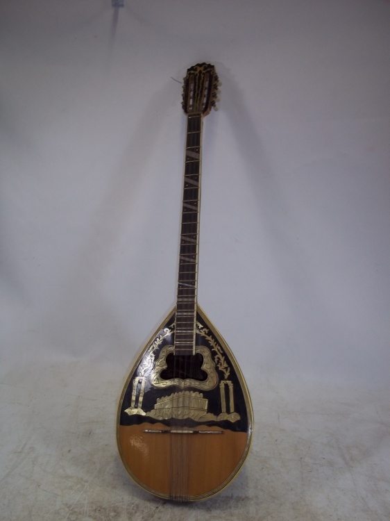 lot 36 image: Mandolin