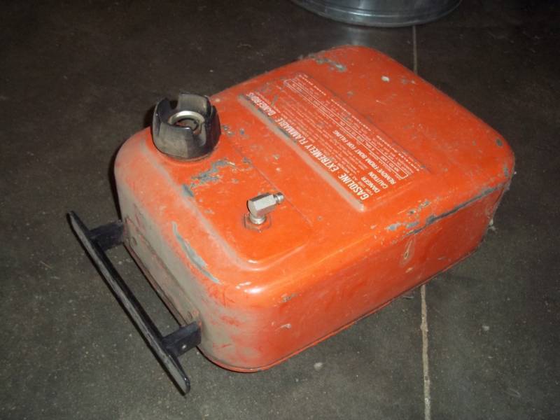 lot 89 image: Metal Marine Gas Tank