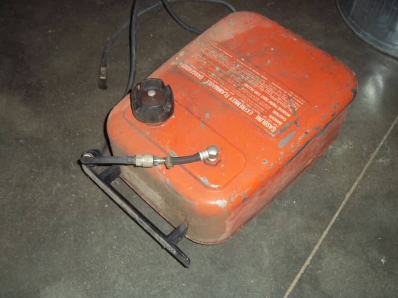 lot 90 image: Metal Marine Gas Tank