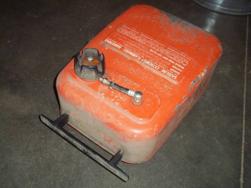 lot 91 image: Metal Marine Gas Tank