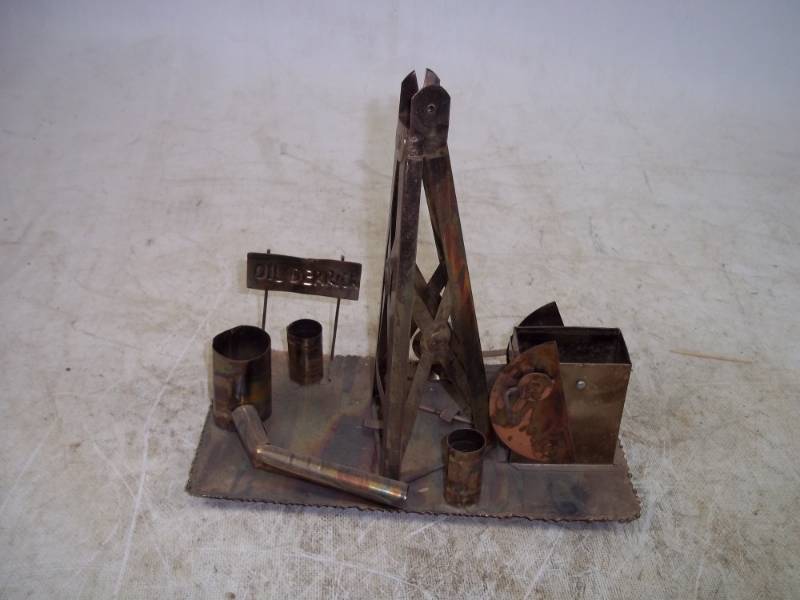 lot 117 image: Tin Music Box