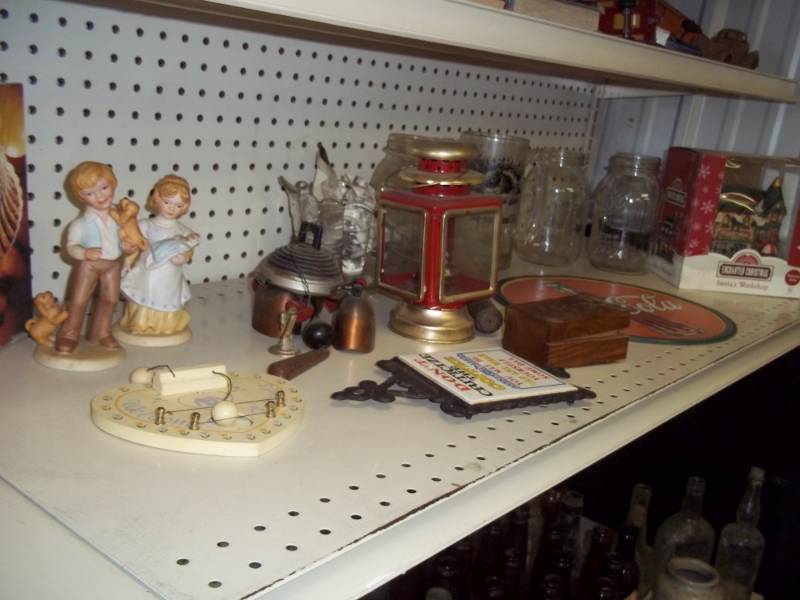 lot 123 image: Dcor Items