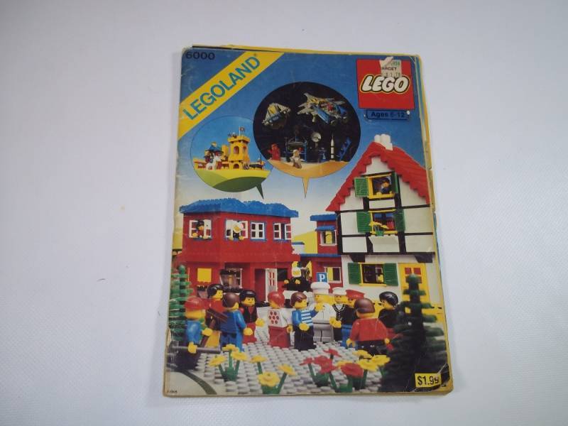 lot 143 image: Lego Idea Book