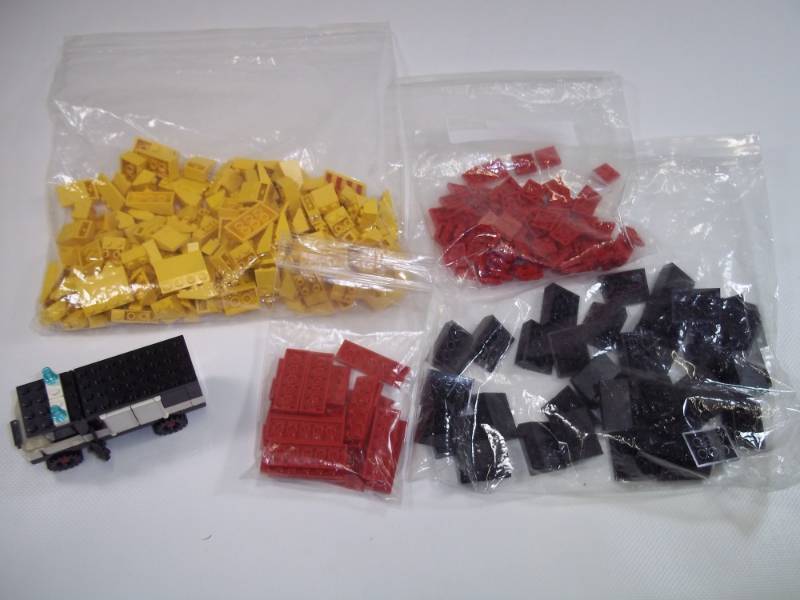 lot 148 image: Vintage Legos with Police Truck