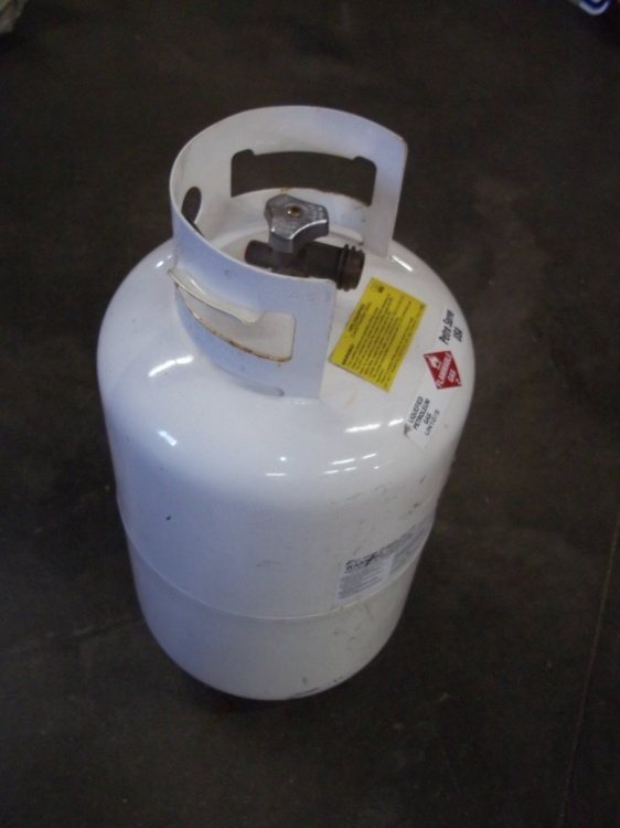 lot 165 image: 30 Pound Propane Tank