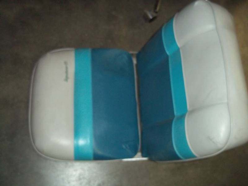 lot 172 image: Blue Boat Seat