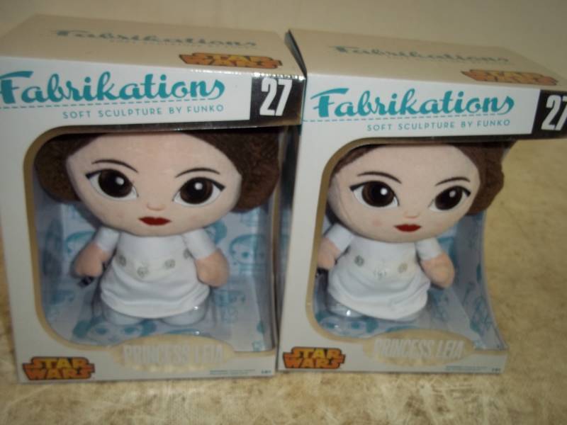 lot 183 image: 2 Princess Leia Dolls