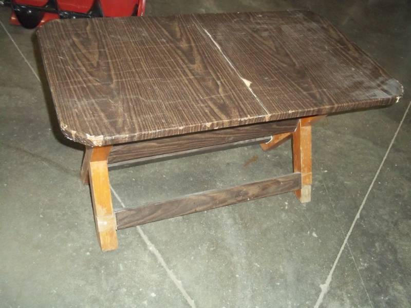 lot 192 image: End Table