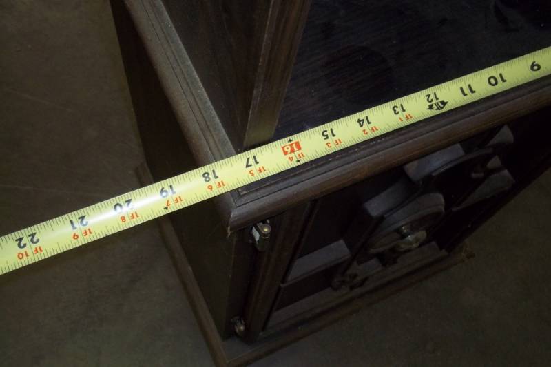 lot 208 image: Shelf