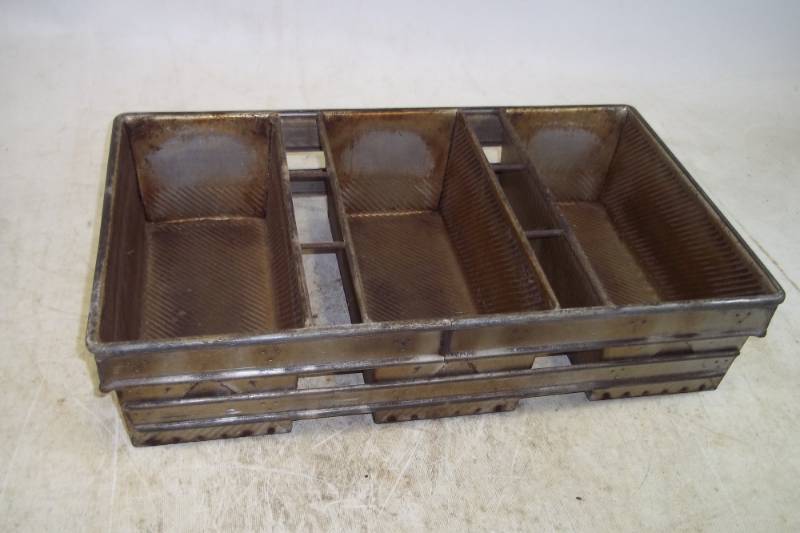 lot 211 image: Commercial Bread Pans
