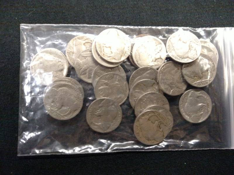 lot 60 image: (25) Buffalo Nickels...