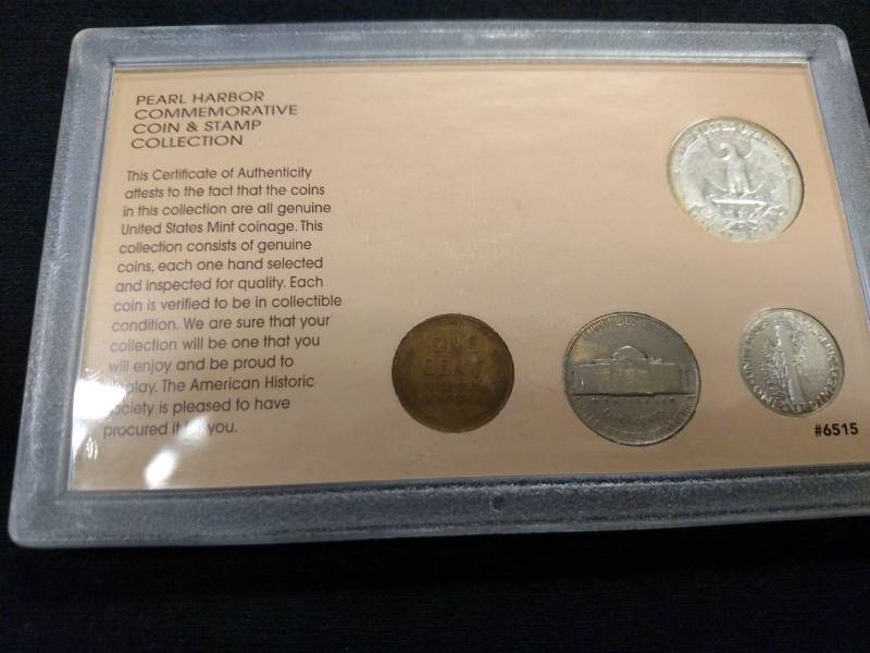 lot 76 image: Pearl Harbor Coin & Stamp Collectio...