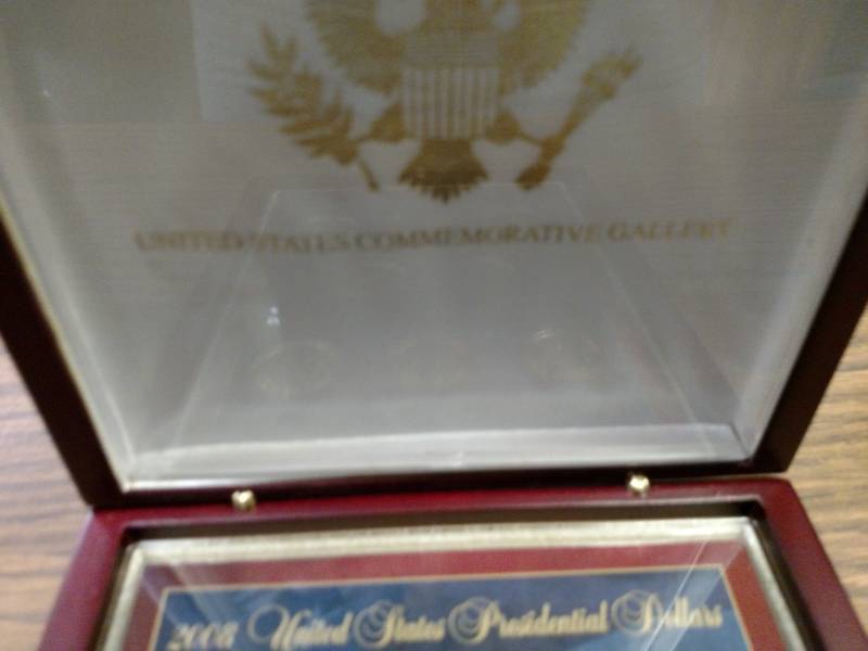 lot 77 image: 2008 United States Presidential Dol...