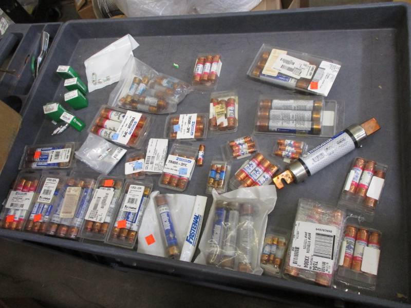 lot 1 image: Assorted Fuses