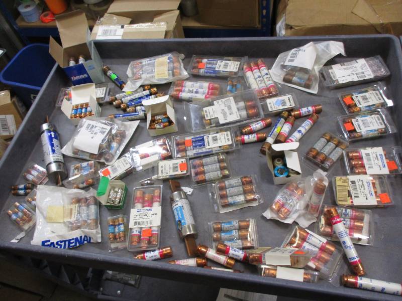 lot 3 image: Assorted Fuses